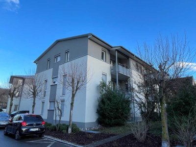 Helle, kurzfristig beziehbare 3,5-Zi.-Dachgeschosswohnung mit Balkon u. TG-Stellplatz