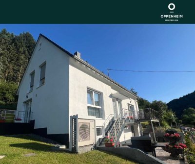 Saniertes Einfamilienhaus mit Wärmepumpe, Weitblick & Garage – sofort bezugsfertig!