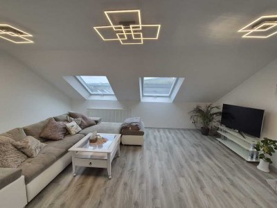 Möbilierte Dachgeschosswohnung mit Balkon in Zell am Main