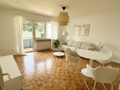 Helle möblierte 2 ZKB mit Balkon in ruhiger Lage