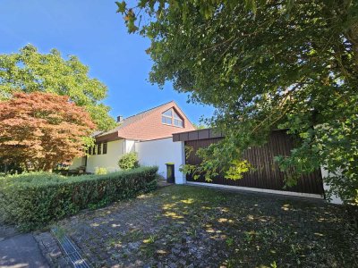 Trossingen: Bezugsfreies 1 - Familienhaus mit Einliegerwhg. + Doppelgarage + traumhaften Garten