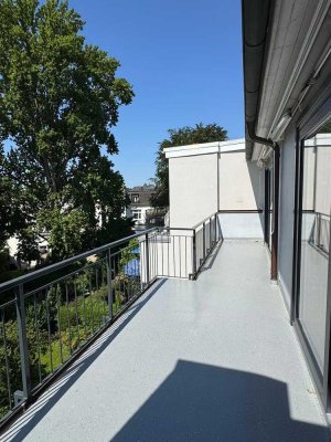 Sonniges Penthouse zwischen Alster und Poelchaukamp – befristet!!
