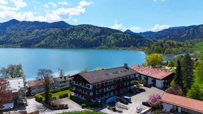 Gemütliche 2 Zimmer DG-Wohnung direkt am See mit eigener Liegewiese!
