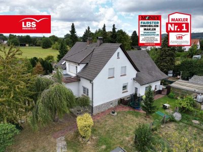 Großzügiges Einfamilienhaus mit Hofcharakter in zentraler Lage  – Ideal für Mehrgenerationen...