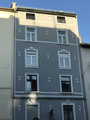 Für Kapitalanleger: 3-Zimmer Altbauwohnung in Frankfurt-Sachsenhausen zu erwerben