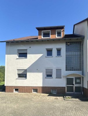 * Bezugsfreie 3 Zi.- Dachgeschoßwohnung in Harste * Loggia * 2 Stellplätze * 88 m² * Keller *