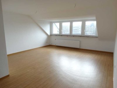 Top aufgeteilte 3-Zi.-DG-Wohnung in ruhiger Lage!