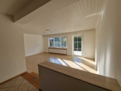 Gepflegtes Einfamilienhaus (Doppelhaushälfte) in Attenkirchen