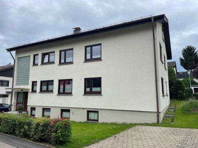 Charmante DG-Wohnung mit 2,5 Zimmer in ruhiger, grüner Lage von Zimmern o.R.