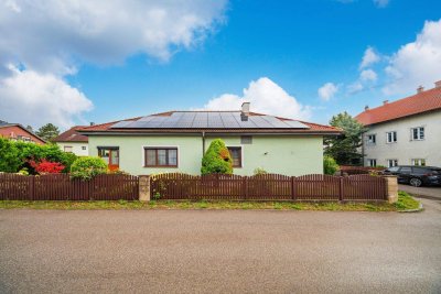 ENERGIEEFFIZIENTES MASSIVHAUS MIT PV-ANLAGE&amp; BATTERIESPEICHER - GÜNSTIG &amp; UNABHÄNGIG WOHNEN