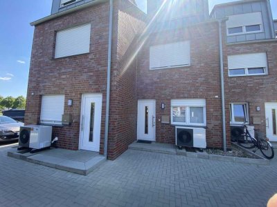 Neubau-Modernes Reihenhaus KfW-55 mit Wallbox