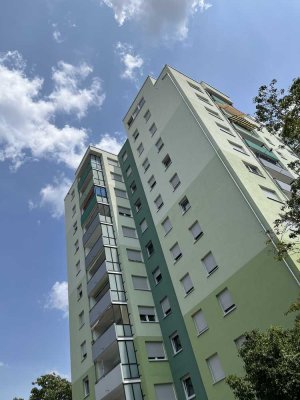 Schöne Wohnung mit Balkon und Blick ins Grüne