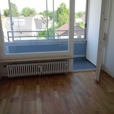 Helle 1,5-Zimmer-Wohnung mit Balkon in der St.-Veit-Straße! *