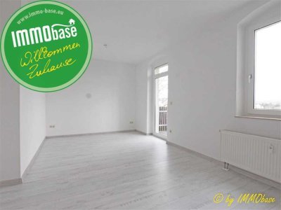 Lichterfüllte Wohnung mit Balkon und Stellplatz!