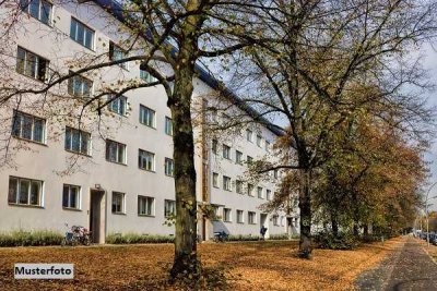 Mehrfamilienhaus mit Garage