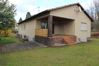 Freistehendes 1-Familien-Haus mit ELW u. Garage in Griesheim