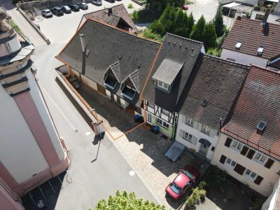 Charmantes Reihenmittelhaus + angrenzende Scheune mit viel Entwicklungs-Potenzial