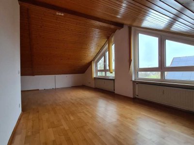 Freundliche 3-Zimmer-Wohnung mit Balkon in Röttenbach