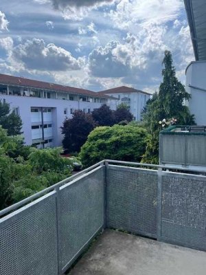großzügige 3-Zimmerwohnung mit Balkon | Wannenbad