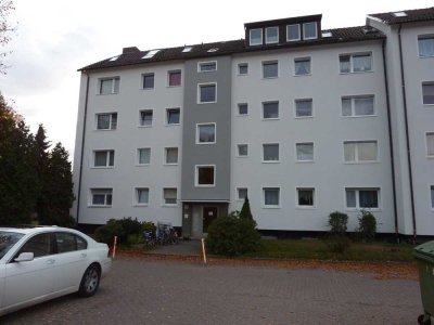 Erstbezug nach Modernisierung - 4 Zimmer-Wohnung mit Balkon in zentraler Lage von Langenhagen