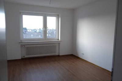 Schöne 3 Zimmer Wohnung mit Balkon