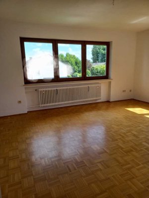 ***Sehr helle 4 Zimmer Wohnung mit besonderem Wohnflair***