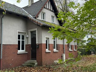 Charmante Doppelhaushälfte mit großem Garten
