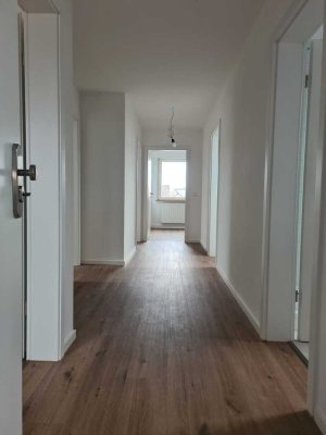 Erstbezug nach Sanierung:  3,5-Zimmer-DG-Wohnung in Eislingen