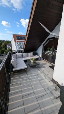 2,5-Zimmer-Dachgeschosswohnung mit XL-Balkon, EBK in Benningen