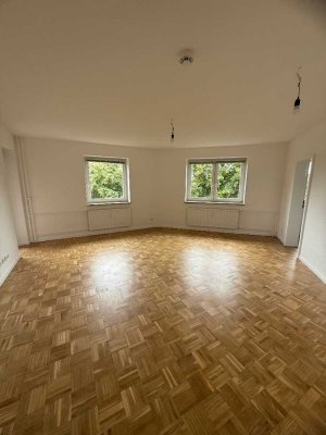 Erstbezug nach Renovierung, 2-Zimmer Wohnung mit Balkon