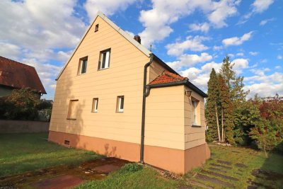 Haus mit Potenzial! Günstiges Renovierungsobjekt mit Nebengebäude & idyllischem Garten