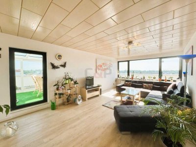 Stilvoll modernisiertes Penthouse mit XXL-Dachterrasse und Fernblick