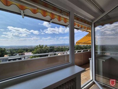 Kassel / Wolfsanger helle 3,5 Zimmer-Wohnung mit sonnigem Balkon, Panoramablick und Tiefgarage