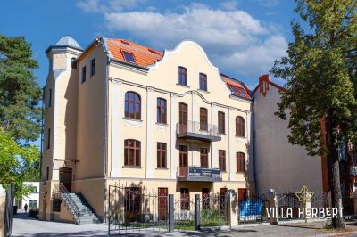 Villa Herbert: 4 Zimmer, 2 Bäder, großer Balkon im Sofortbezug