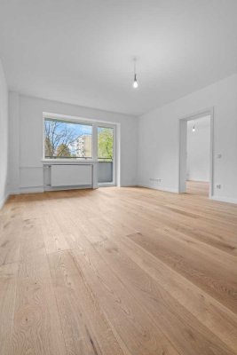 Erstbezug nach Sanierung: 2-Zimmer Wohnung mit Einbauküche und Balkon