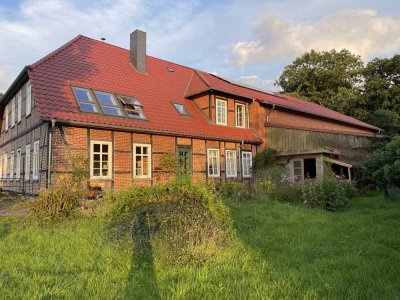 großzügige Erdgeschosswohnung im Fachwerkhaus / ehemaliges Bauernhaus mit traumhaftem Garten