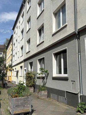 DO-Kreuzviertel: 2 Zimmer, Balkon, Einbauküche und Garage