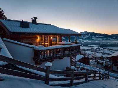 Berg-Chalet mit traumhafter Aussicht in Skipistennähe