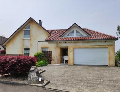 0/8/15 bin ich nicht - mediterran angehauchtes EFH mit gepflegtem Garten & Teich könnte Ihres sein