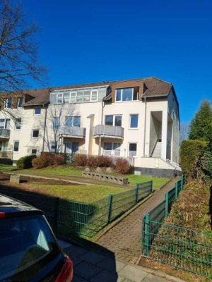 Haus im Haus in Essen. Top renovierte 3-Zimmer-Wohnung mit eigenem Eingang.