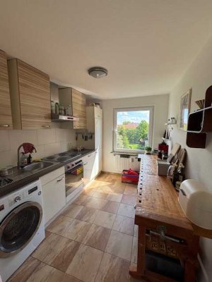 helle und ruhige 3-Zimmer-Dachgeschosswohnung zu vermieten