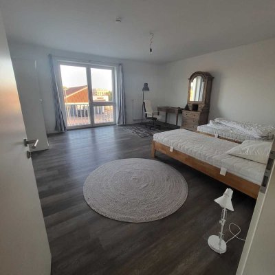 Perfekte Mitarbeiterwohnung: 2-Zimmer mit Einbauküche & großem Balkon