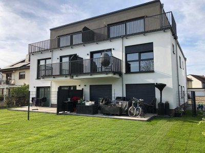 In Mörfelden-Walldorf: Gepflegte Wohnung mit zwei Zimmern und Balkon