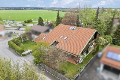 Sofort Bezugsfrei! Architektonisch schönes Einfamilienhaus mit Garten und sehr viel Platz!