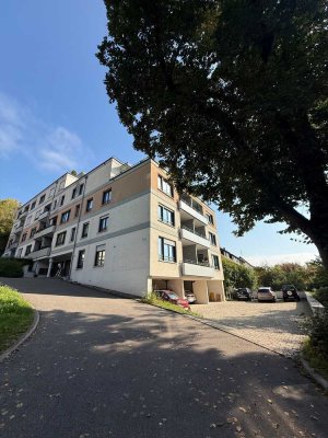 * Betreutes Wohnen (Alter ab 60 Jahre!!!): Neuwertige 2-Zi.-Whg. * EBK * Loggia * Aufzug *