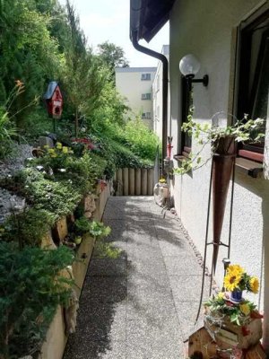 Exklusive 5-Zimmer-Wohnung mit Balkon und EBK in Rohrdorf
