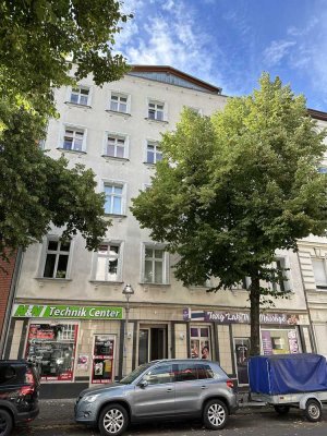 Frisch renovierte, voll möblierte, Altbauwohnung in gepflegtem Haus