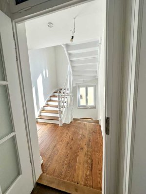 Erstbezug nach Renovierung! Schöne 2-ZKB-Wohnung in zentraler Lage Pforzheim Süd-Weststadt