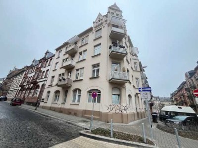 Sehr große, helle Erdgeschosswohnung, 3 Zimmer, Westend, renoviert!