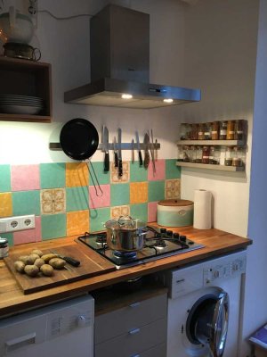 Charmante 2-Zimmerwohnung mit großem Balkon in ruhigem Hinterhof
